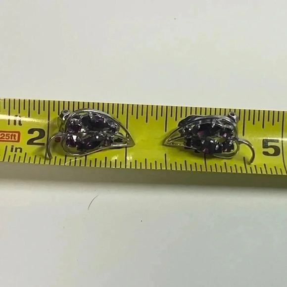 VINTAGE SILVER AND "AMETHYST" LOOKING STONES IN LEAF CLIP ON EARRINGS - Picture 6 of 7
